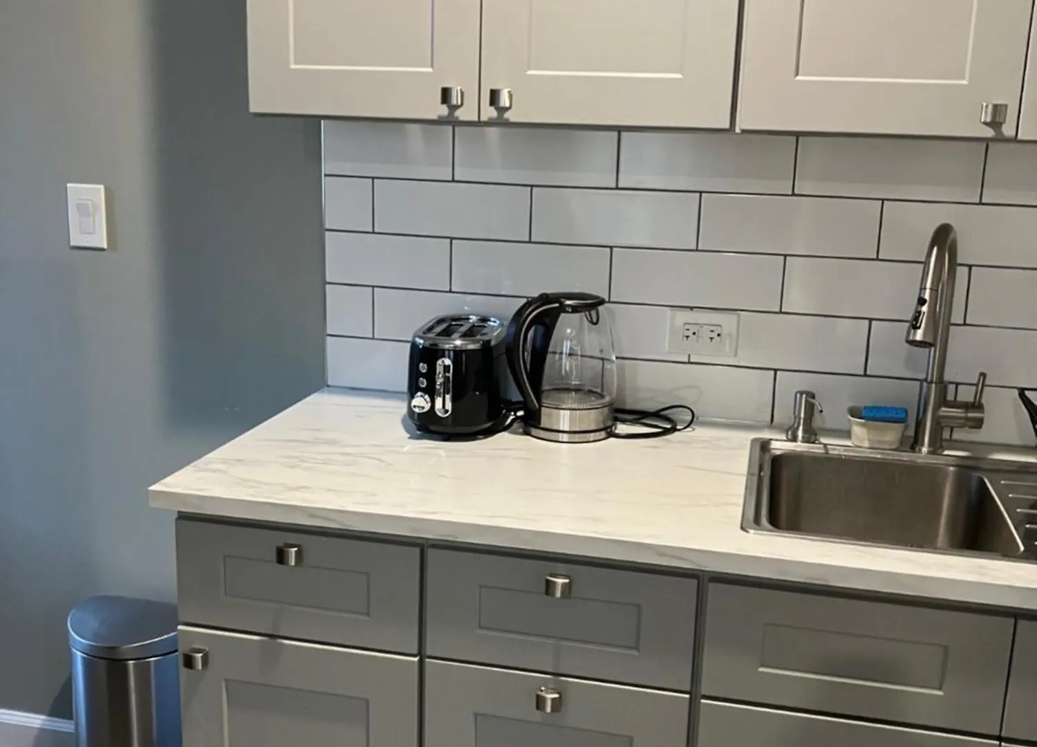 One Bedroom, Nyc 45 Min By Subway , Brooklyn, Brighton Beach New York 0*,  United States